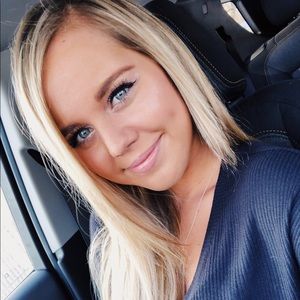 Meet your Posher, Carlee